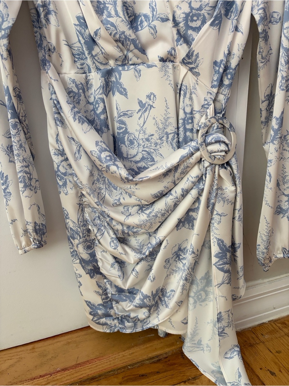 WAYF Long Sleeve Wrap Mini Dress in Ivory Toile / Blue Toile - Picture 5 of 5